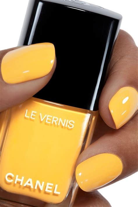 chanel le vernis longwear nail colour in giallo napoli|Chanel particuliere nail polish.